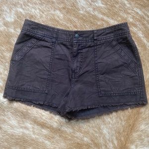 Free People linen Shorts- brown cut off shorts.  Snap pockets. Adorable fit.